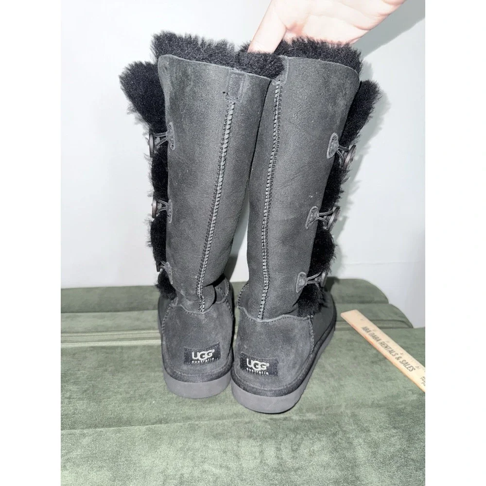 UGG Bailey Button Triplet Tall Fur Winter Snow Boots Black Suede Sherpa Size 8